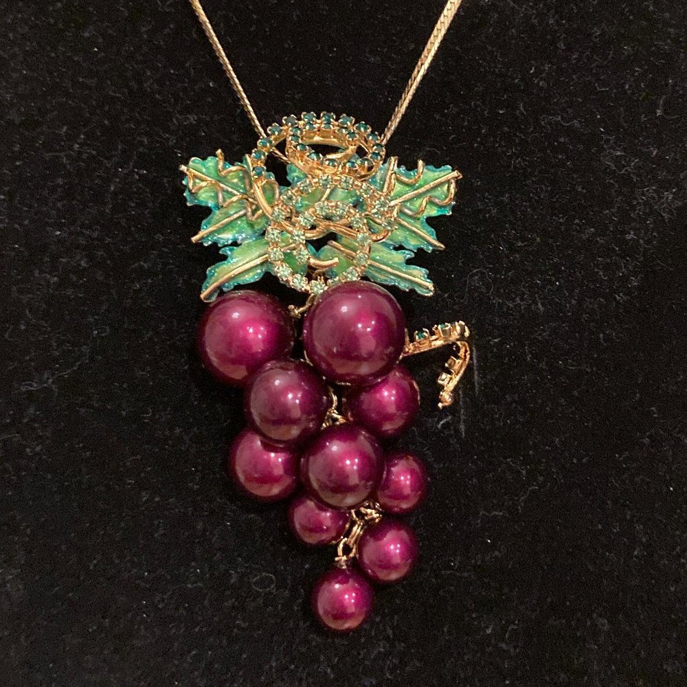 Cluster of grapes "Beaujolais" necklace and/or brooch pin